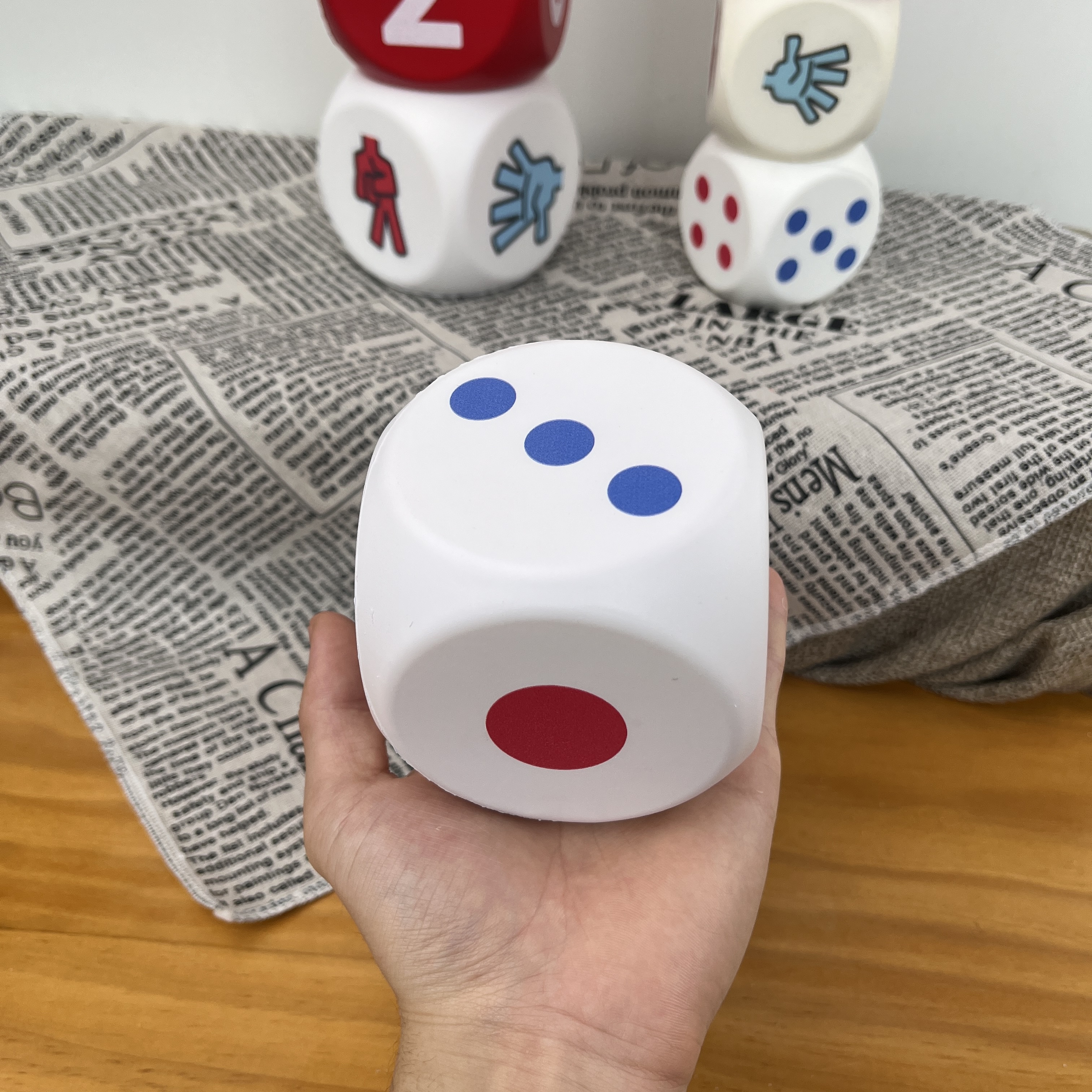 funnysquee Large Dice Stress B - Home Decor Dopamine reseña y precio