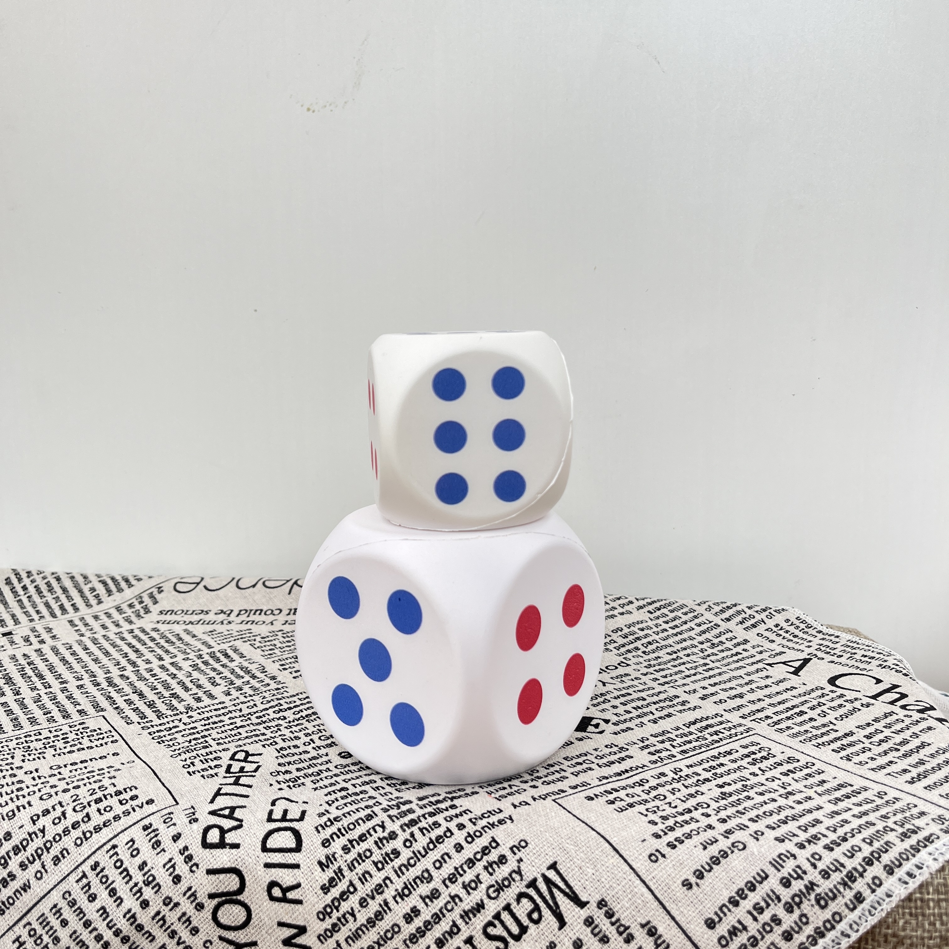 funnysquee Large Dice Stress B - Home Decor Dopamine reseña y precio